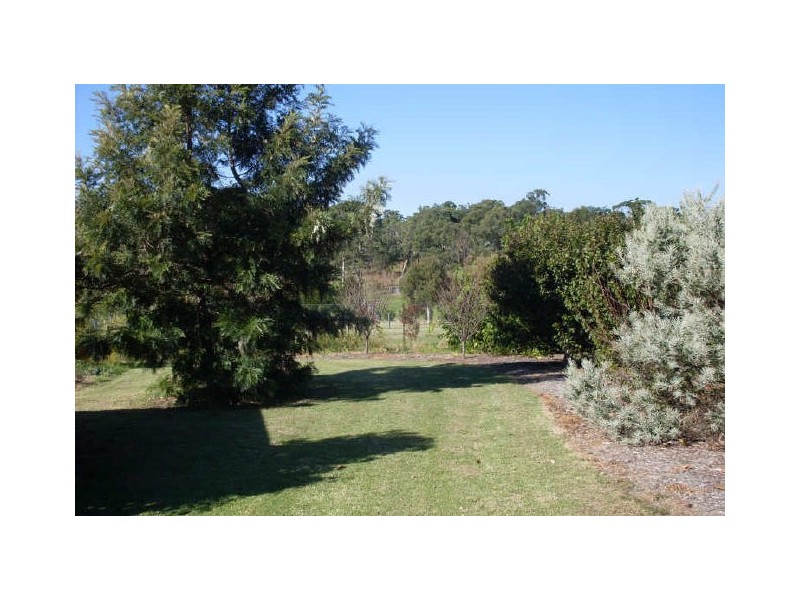 19 Yarimup Place, Moruya NSW 2537