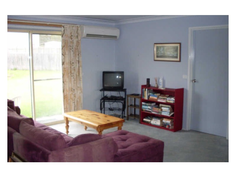 6 Carrie Crescent, Moruya NSW 2537