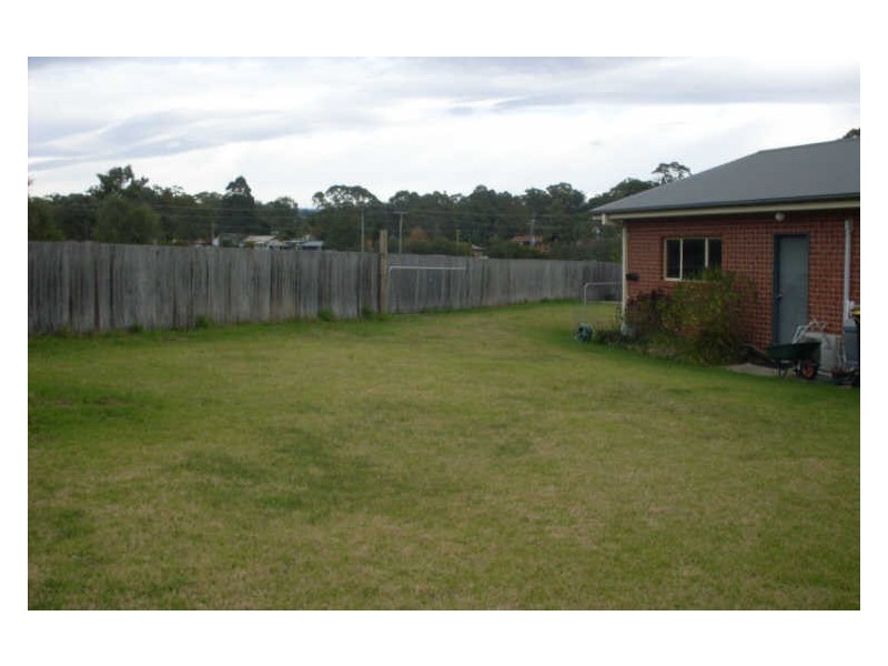 6 Carrie Crescent, Moruya NSW 2537