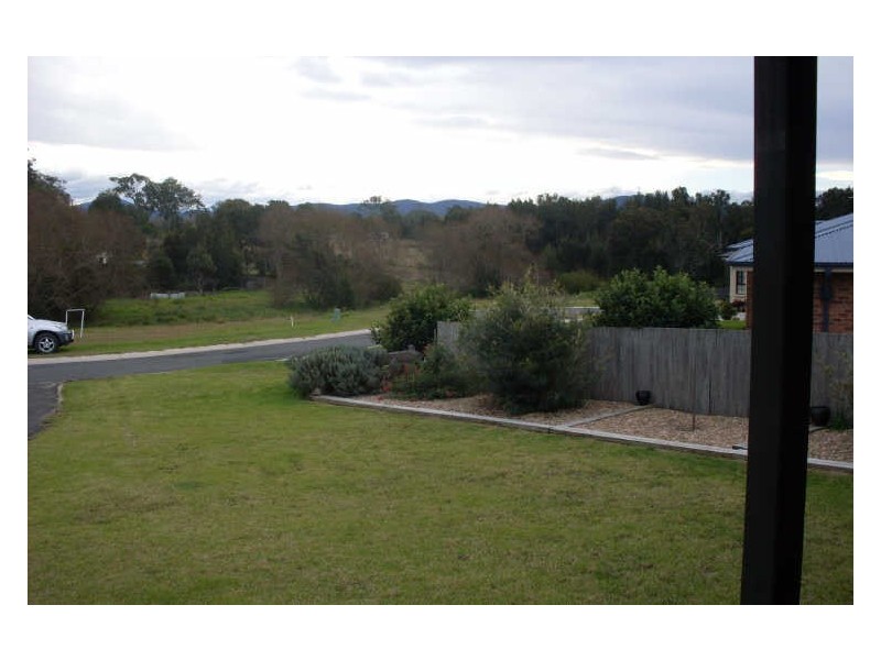 6 Carrie Crescent, Moruya NSW 2537