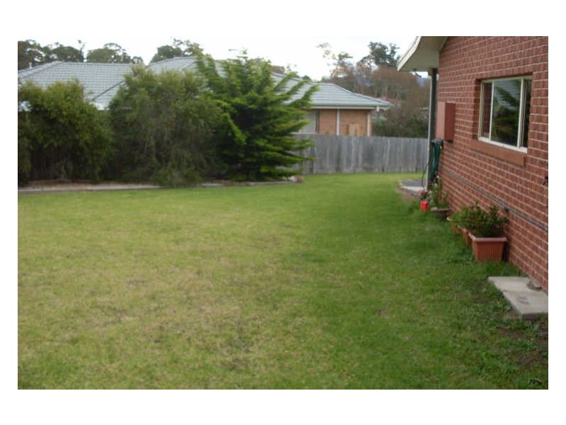 6 Carrie Crescent, Moruya NSW 2537