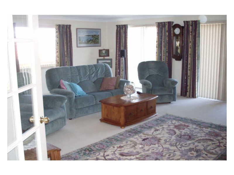 18 Panorama Parade, Moruya NSW 2537