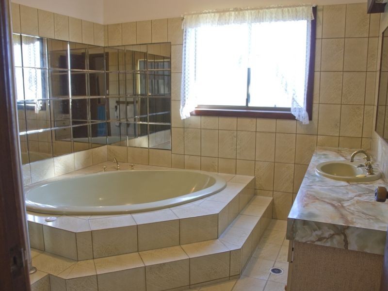 29 Hazel Road, Moruya Heads NSW 2537