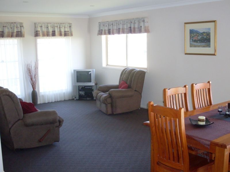 2 Shane Crescent, Bergalia NSW 2537