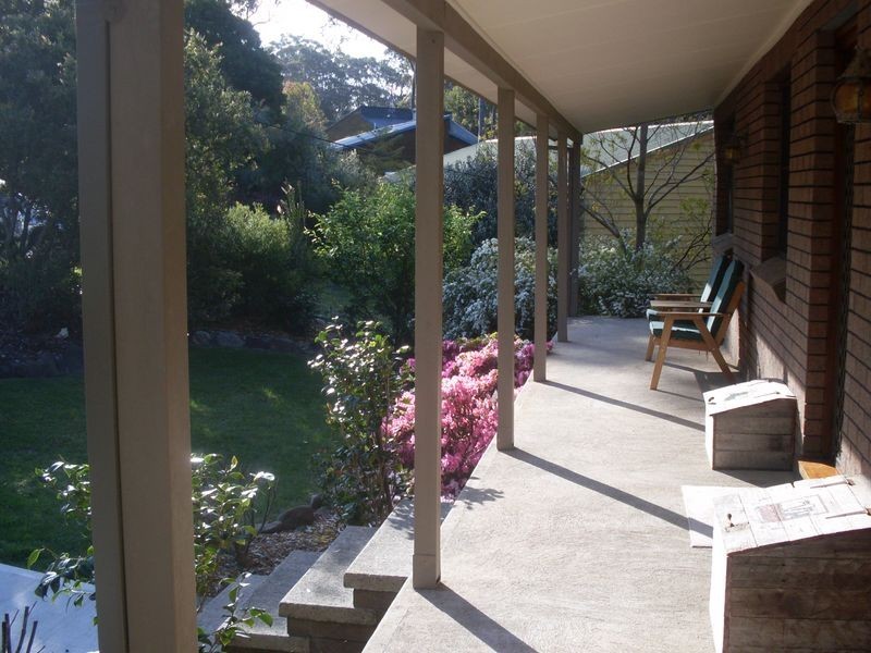 10 Grove Place, Moruya Heads NSW 2537