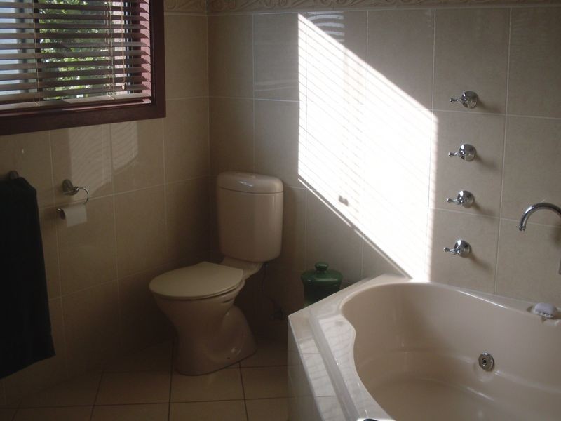 10 Grove Place, Moruya Heads NSW 2537