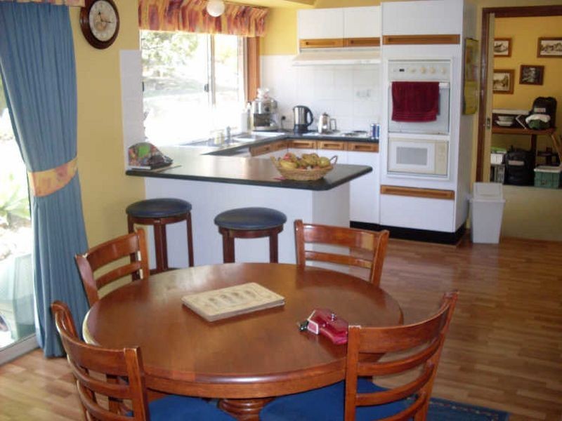 18 Halyard Drive, Moruya Heads NSW 2537