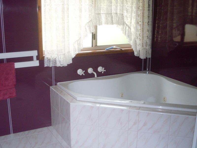 18 Halyard Drive, Moruya Heads NSW 2537