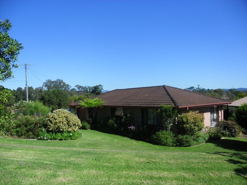 8 Ryan Place, Moruya NSW 2537