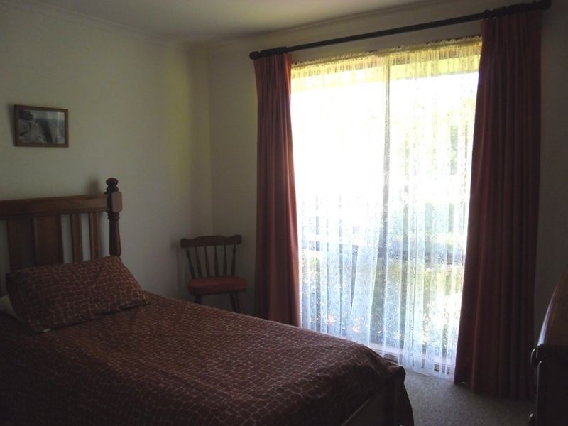 8 Ryan Place, Moruya NSW 2537