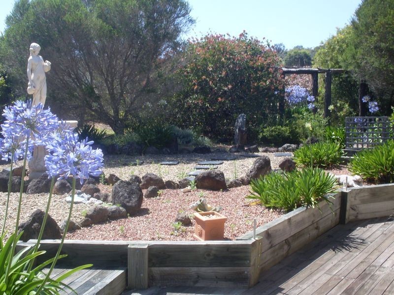 8 Mollee Road, Moruya NSW 2537