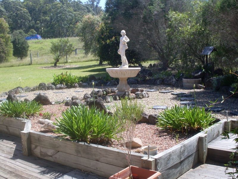 8 Mollee Road, Moruya NSW 2537