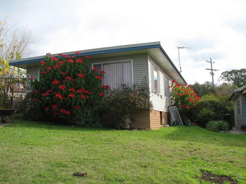2 Emmott Street, Moruya NSW 2537