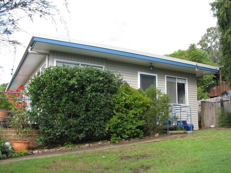 2 Emmott Street, Moruya NSW 2537