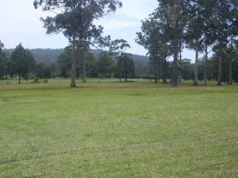 8 Western Boundary Rd, Turlinjah NSW 2537