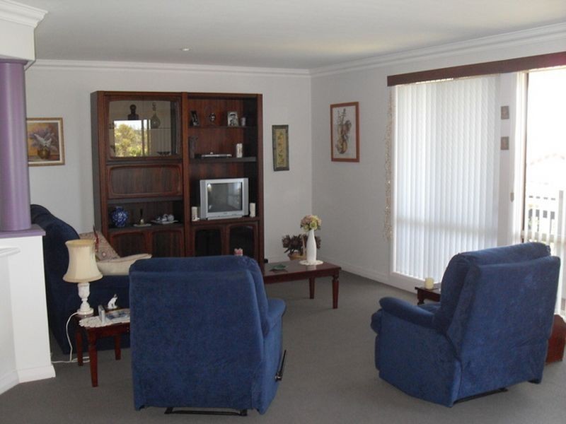 44 Coogee Street, Tuross Head NSW 2537