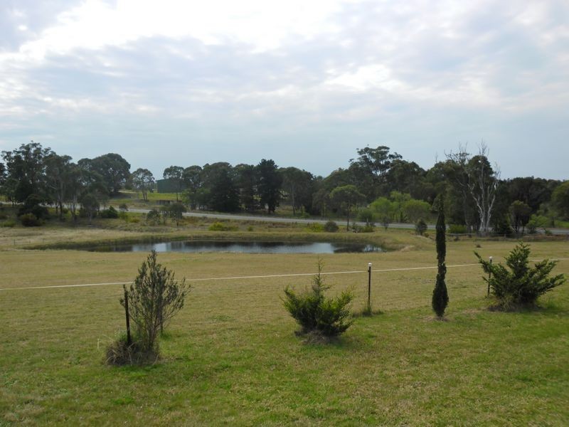 8 Mountain View Road, Moruya NSW 2537