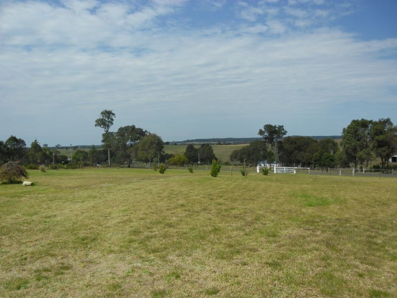 8 Mountain View Road, Moruya NSW 2537