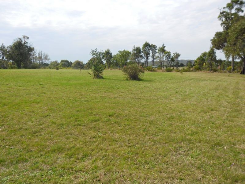 8 Mountain View Road, Moruya NSW 2537