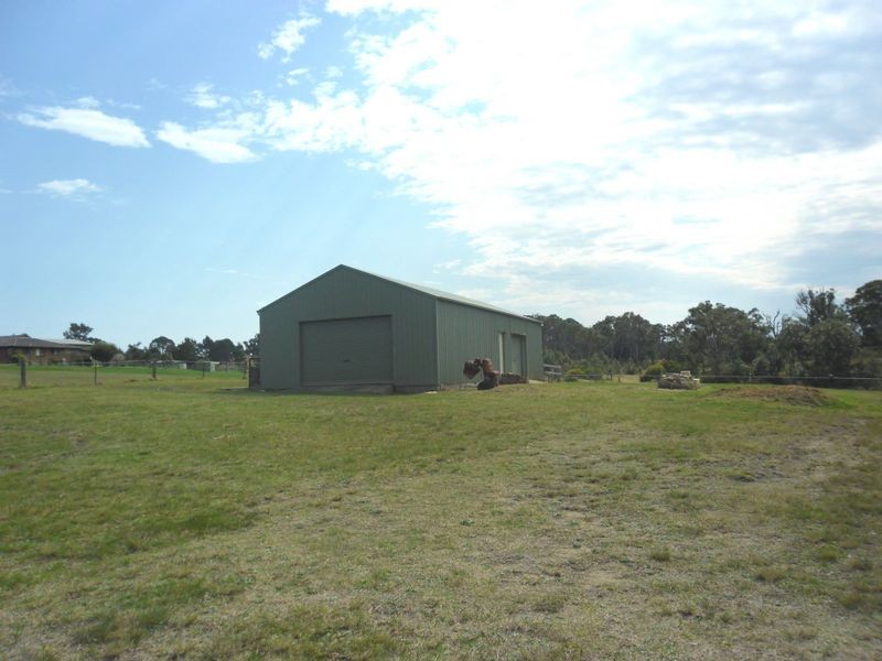 8 Mountain View Road, Moruya NSW 2537