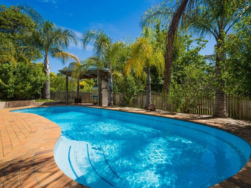 22 Glenduart Grove, Moruya NSW 2537