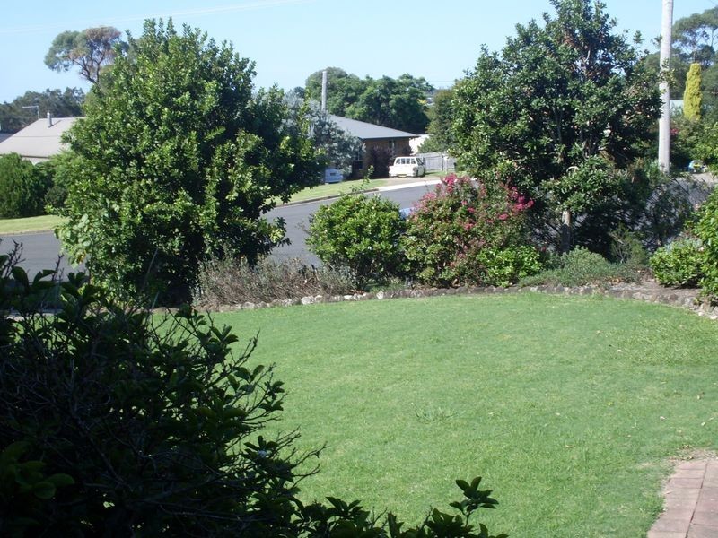 9 Jennifer Place, Moruya Heads NSW 2537