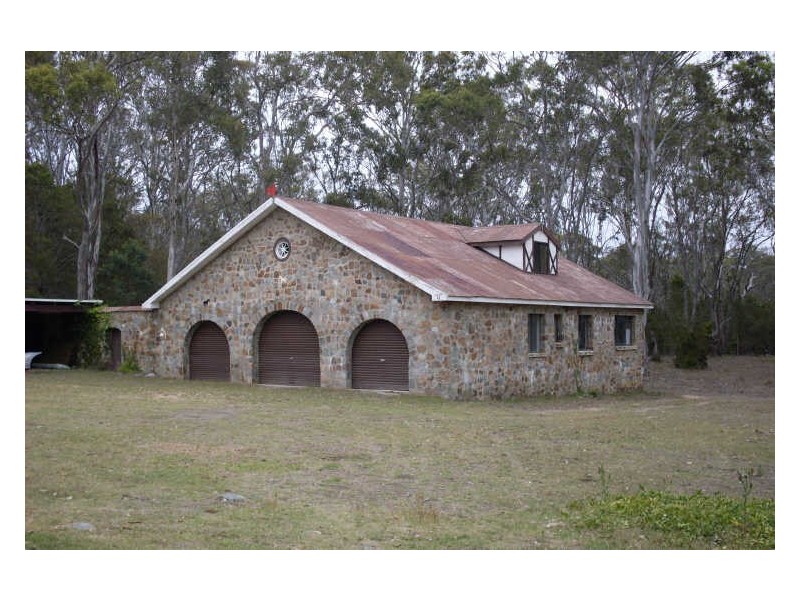 27 Summer Pl, Moruya NSW 2537