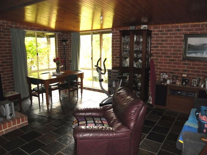 63 Yarragee Road, Moruya NSW 2537