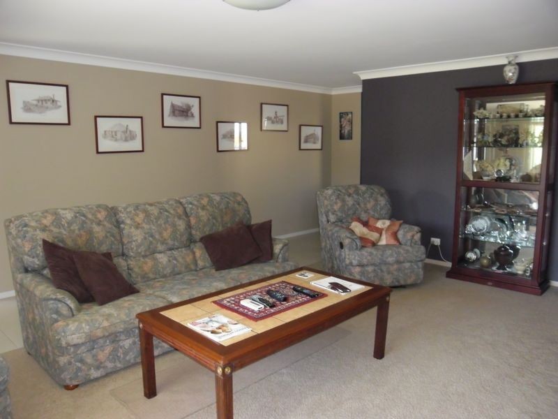 8 Carrie Crescent, Moruya NSW 2537