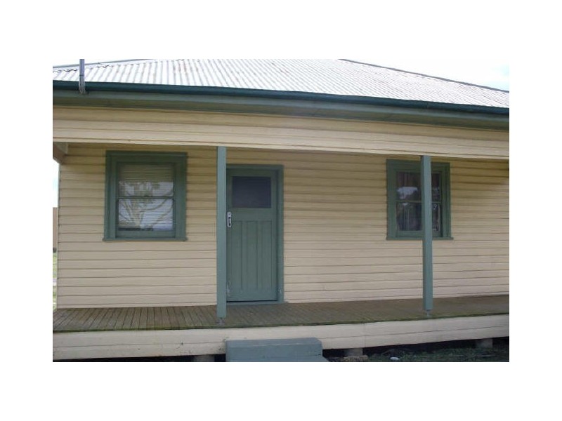 98 Albert St, Moruya NSW 2537