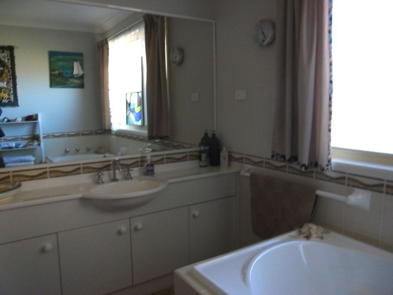 5A Thomas Street, Moruya NSW 2537