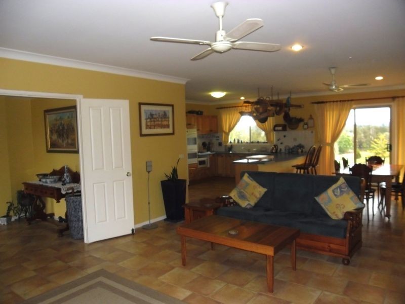 32 Glenduart Grove, Moruya NSW 2537