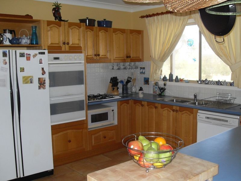 32 Glenduart Grove, Moruya NSW 2537