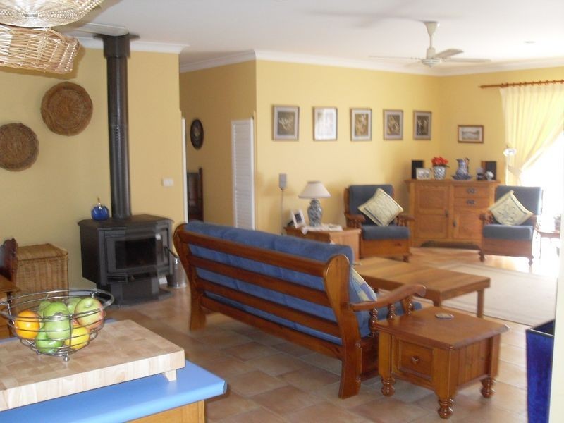 32 Glenduart Grove, Moruya NSW 2537