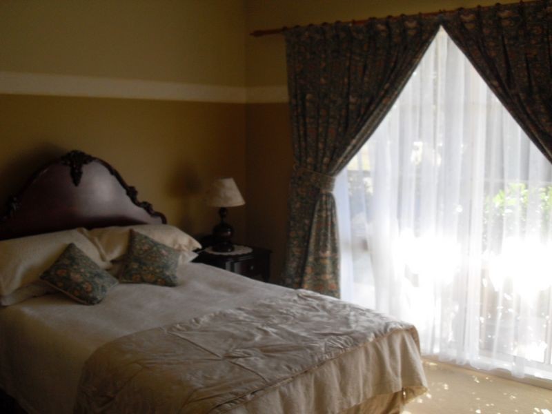 32 Glenduart Grove, Moruya NSW 2537