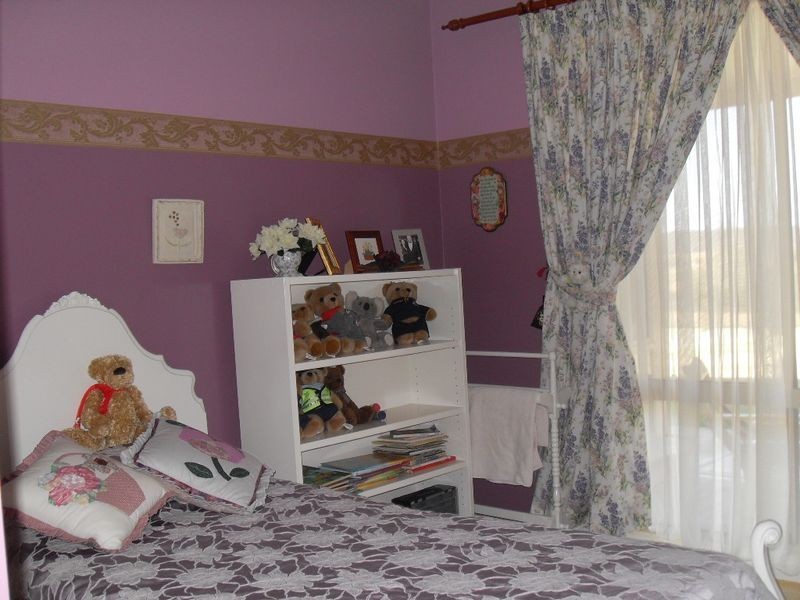 32 Glenduart Grove, Moruya NSW 2537