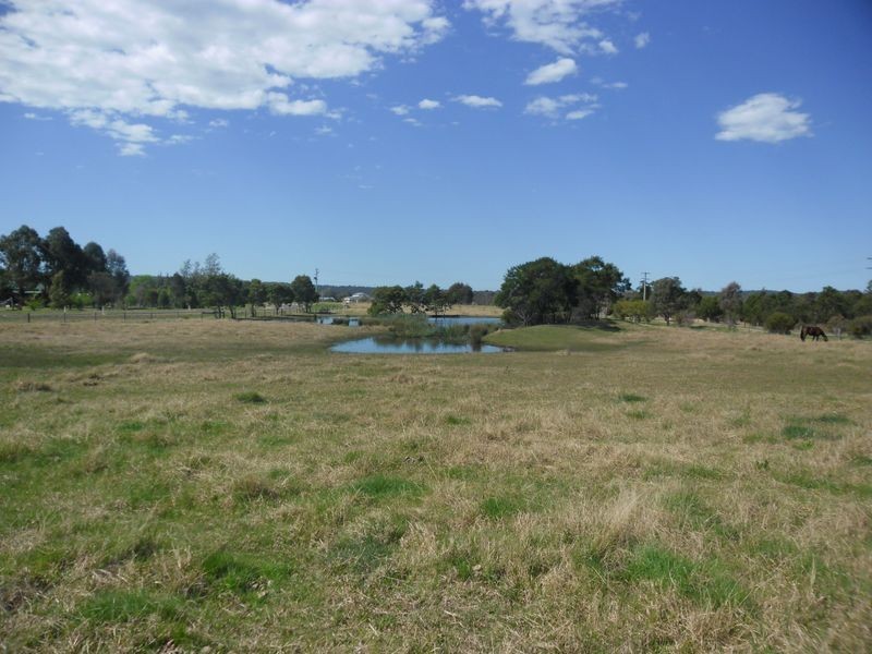 42 Glenduart Grove, Moruya NSW 2537