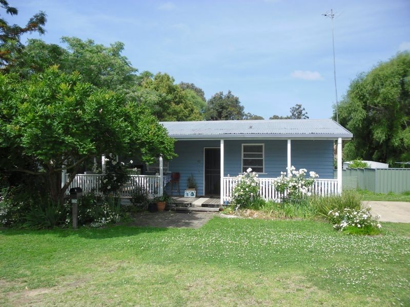 182A Vulcan Street, Moruya NSW 2537
