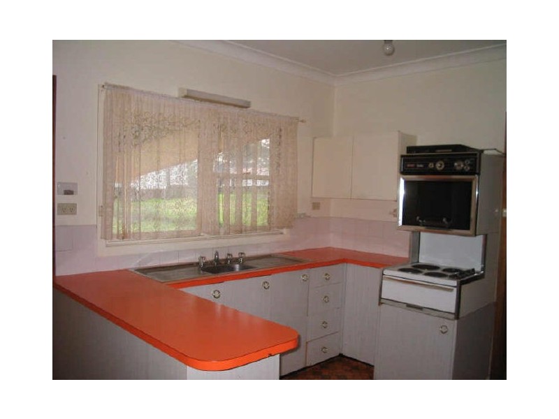 3 Queen Street, Moruya NSW 2537