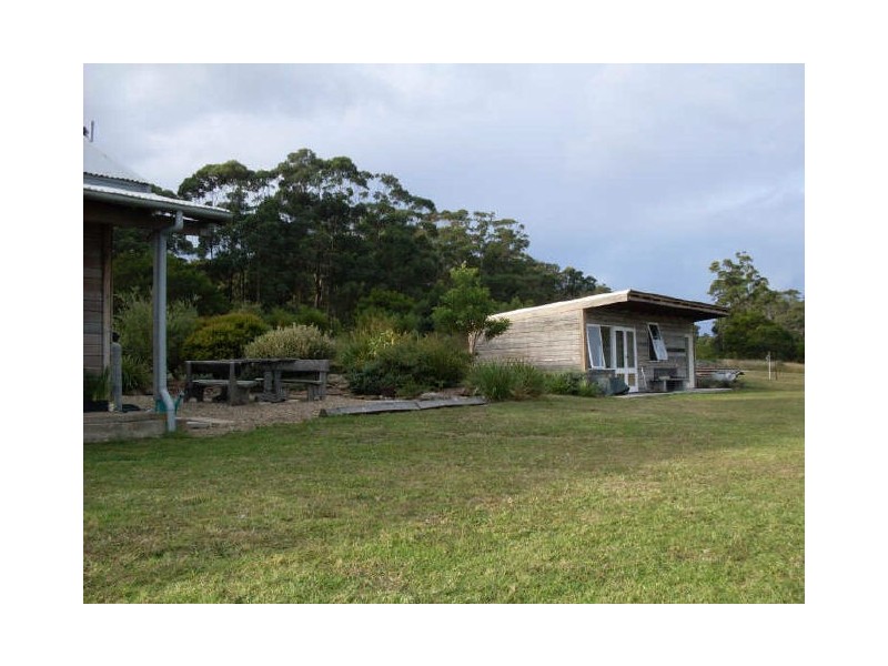 372 Bingi Rd, Bingie NSW 2537