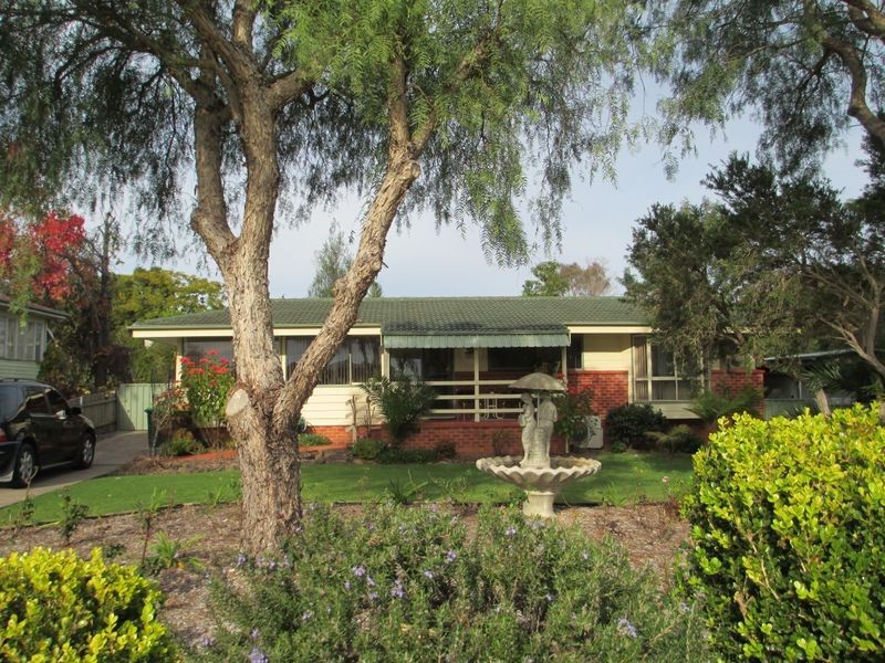 43 Campbell St, Moruya NSW 2537