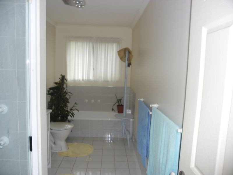 13 Halyard Drive, Moruya Heads NSW 2537