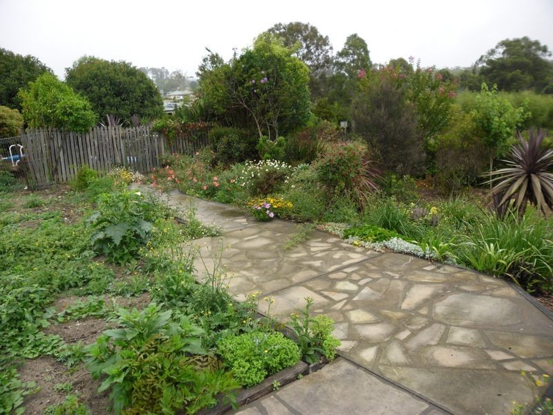 12 Wattlebark Close, Moruya NSW 2537