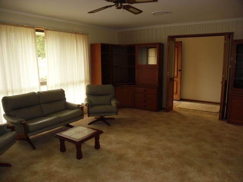 17 Hawdon Street, Moruya NSW 2537