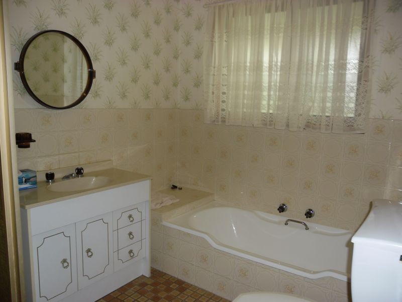 17 Hawdon Street, Moruya NSW 2537