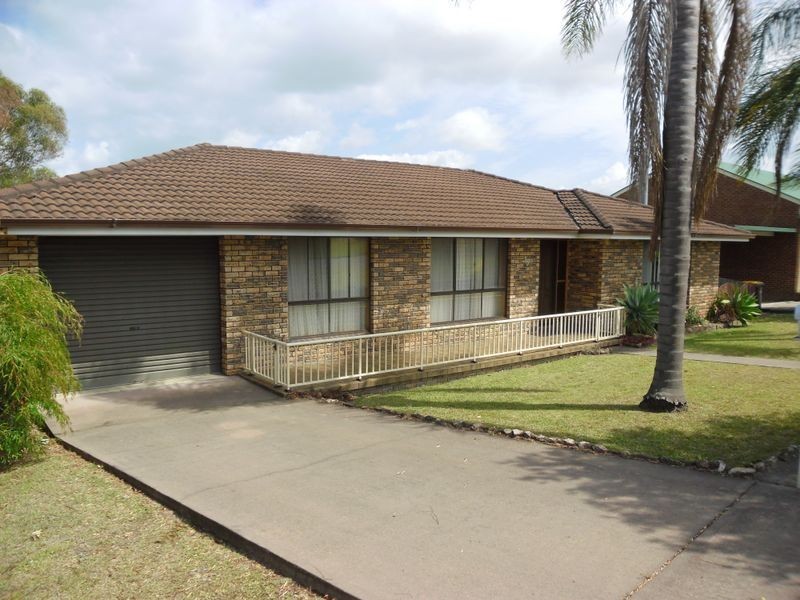 17 Hawdon Street, Moruya NSW 2537