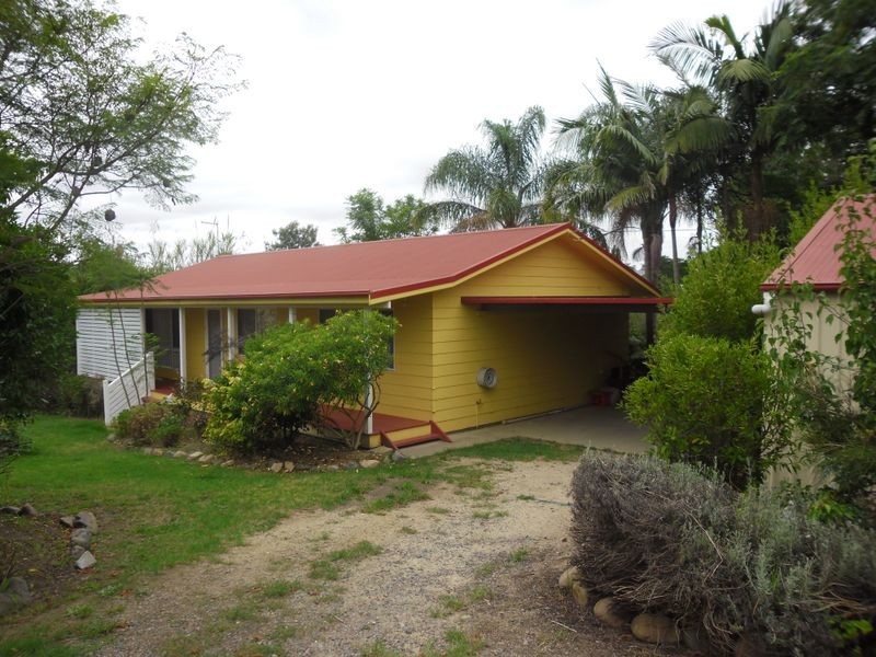 8 Luck Street, Moruya NSW 2537