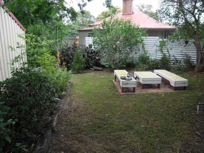 8 Luck Street, Moruya NSW 2537