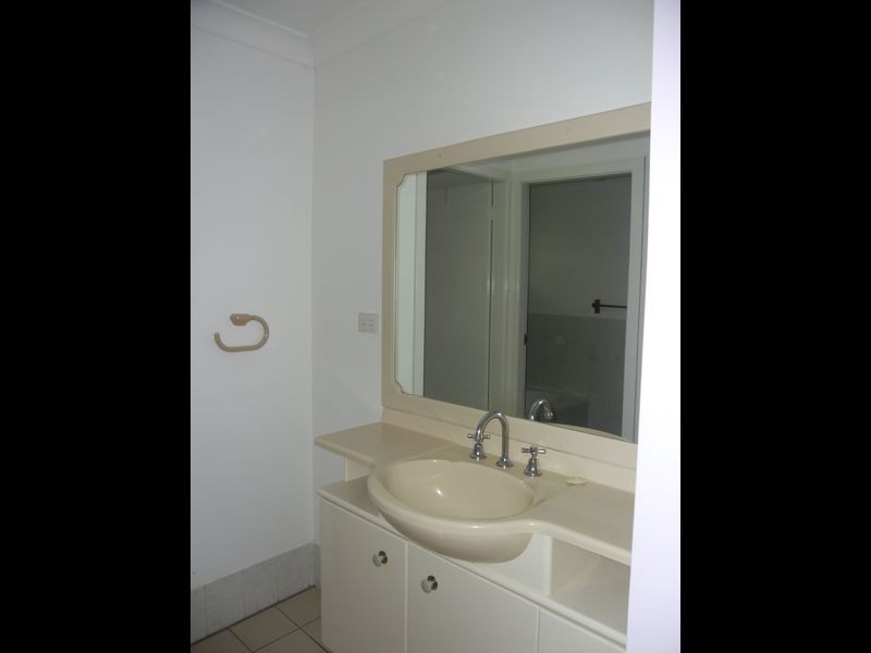 8 Luck Street, Moruya NSW 2537