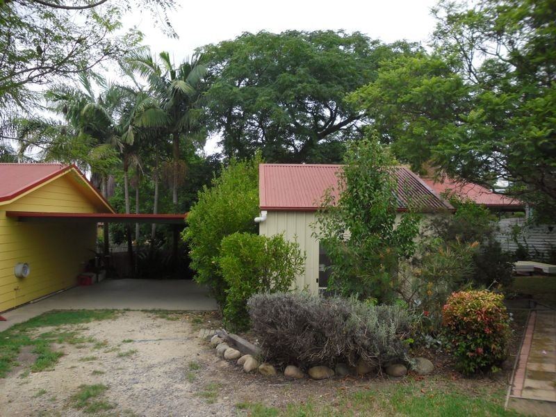 8 Luck Street, Moruya NSW 2537